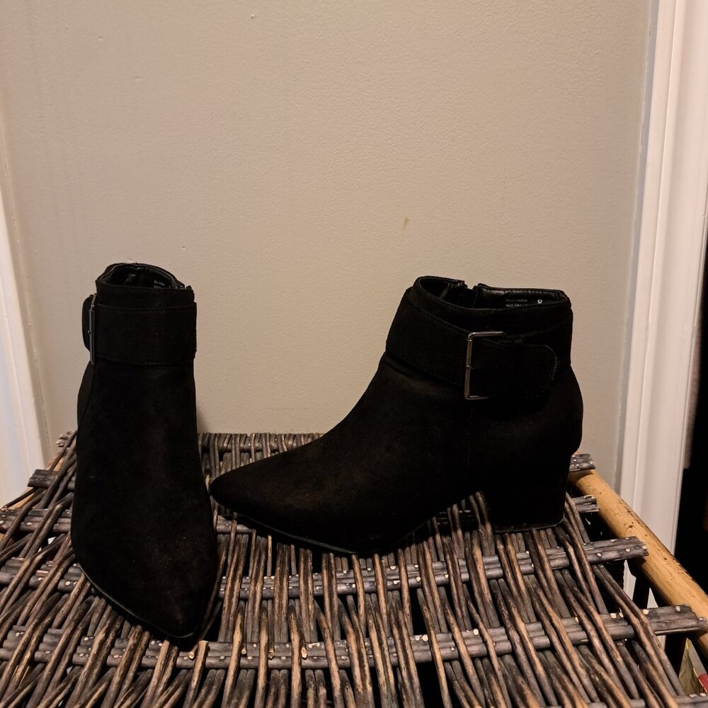 Black Faux Suede Ankle Boots Pointy Toe - sz 8